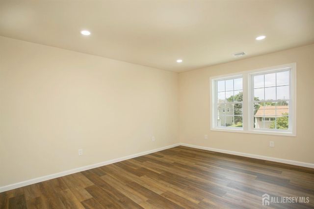 15 Bradley Drive, Edison, NJ 08817