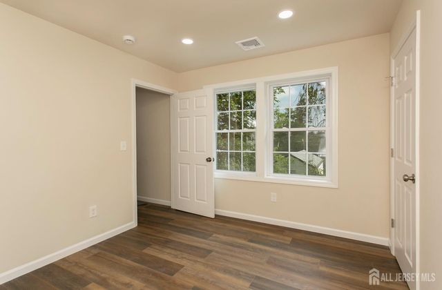 15 Bradley Drive, Edison, NJ 08817