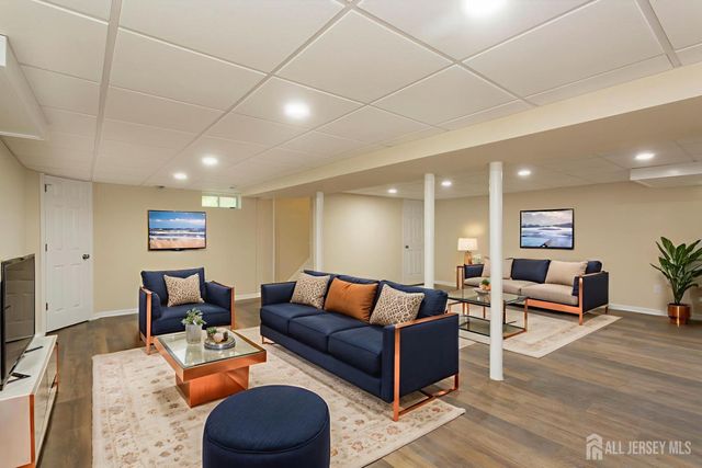 15 Bradley Drive, Edison, NJ 08817