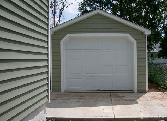 15 Bradley Drive, Edison, NJ 08817