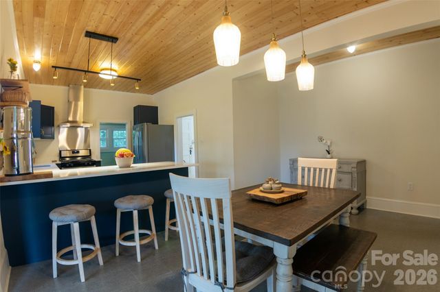102 Cuthberson Street, Morganton, NC 28655
