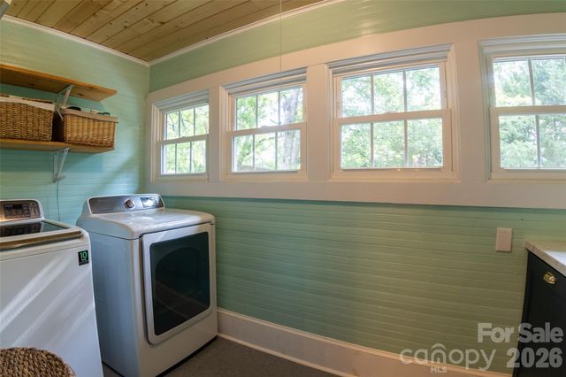 102 Cuthberson Street, Morganton, NC 28655