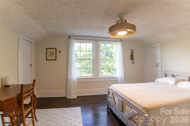 102 Cuthberson Street, Morganton, NC 28655