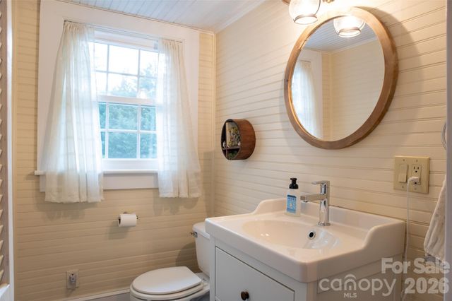 102 Cuthberson Street, Morganton, NC 28655