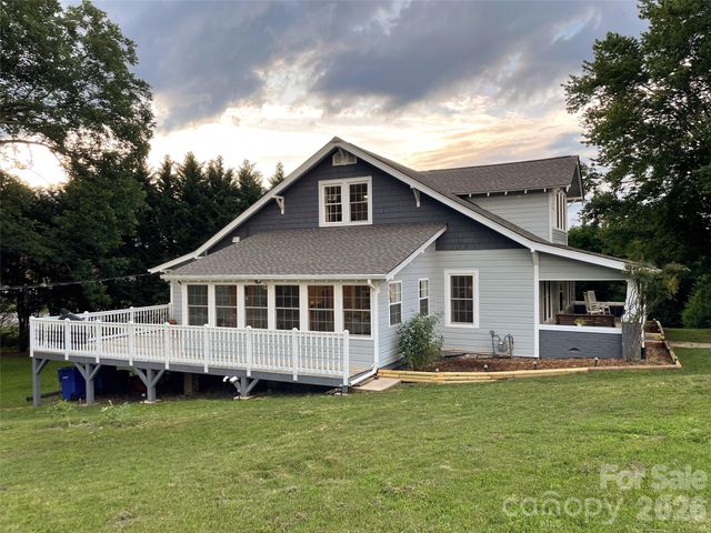 102 Cuthberson Street, Morganton, NC 28655
