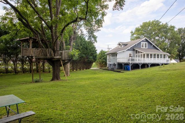 102 Cuthberson Street, Morganton, NC 28655