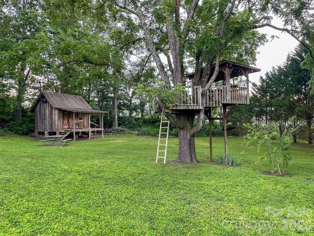 102 Cuthberson Street, Morganton, NC 28655