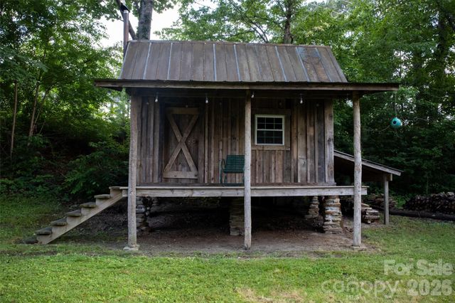 102 Cuthberson Street, Morganton, NC 28655