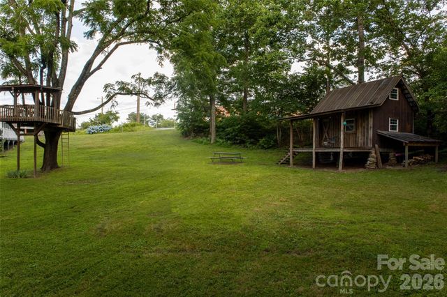 102 Cuthberson Street, Morganton, NC 28655