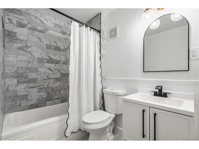 2992 Hooker St, Denver, CO 80211
