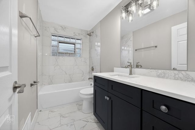 10240 S Torrence Avenue, Chicago, IL 60617