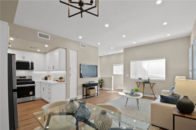 18092 Prairie Avenue 104, Torrance, CA 90504
