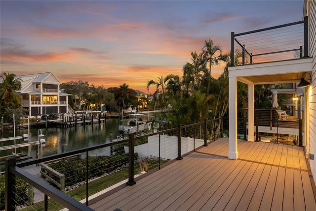 5119 OXFORD DRIVE, Sarasota, FL 34242