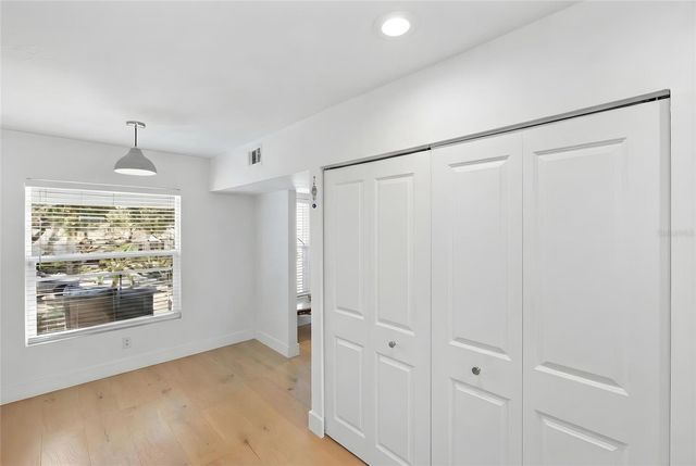 5119 OXFORD DRIVE, Sarasota, FL 34242