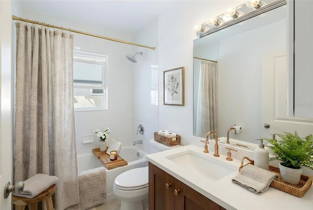 5119 OXFORD DRIVE, Sarasota, FL 34242