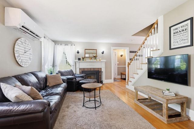 30 Hilldale Rd, Weymouth, MA 02190