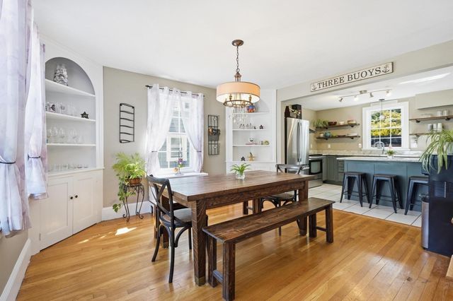 30 Hilldale Rd, Weymouth, MA 02190