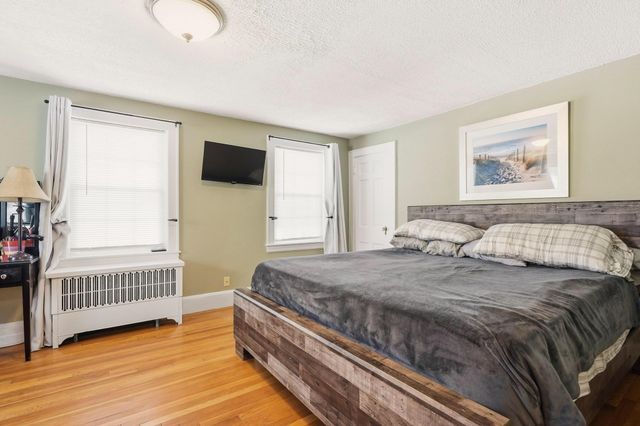 30 Hilldale Rd, Weymouth, MA 02190
