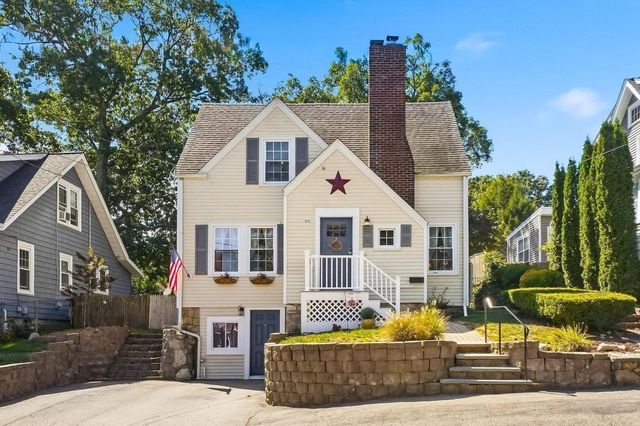 30 Hilldale Rd, Weymouth, MA 02190