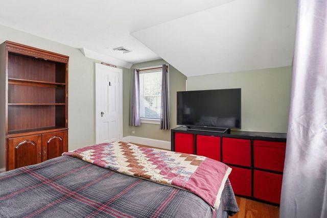 30 Hilldale Rd, Weymouth, MA 02190