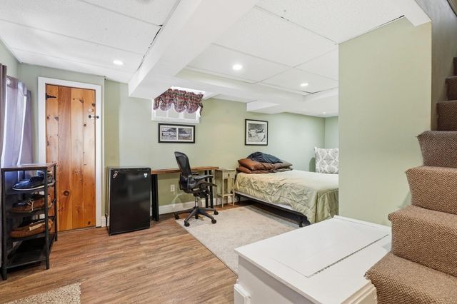 30 Hilldale Rd, Weymouth, MA 02190