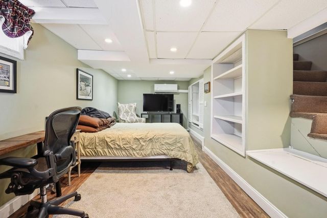 30 Hilldale Rd, Weymouth, MA 02190