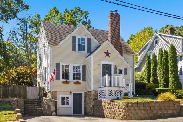 30 Hilldale Rd, Weymouth, MA 02190