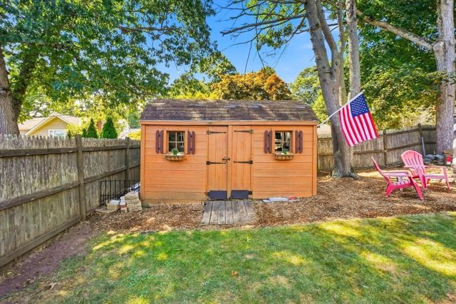 30 Hilldale Rd, Weymouth, MA 02190