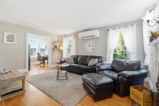 30 Hilldale Rd, Weymouth, MA 02190