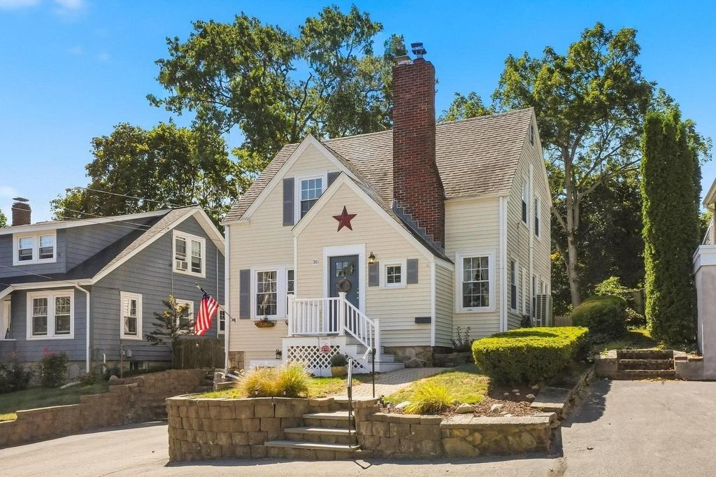 30 Hilldale Rd, Weymouth, MA 02190