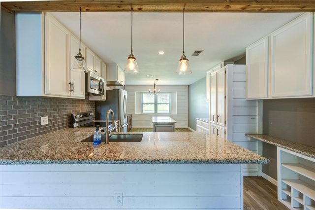 1226 Ave H, Danbury, TX 77534