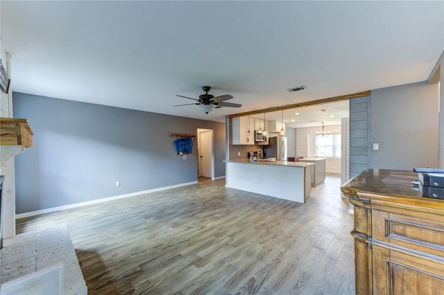 1226 Ave H, Danbury, TX 77534