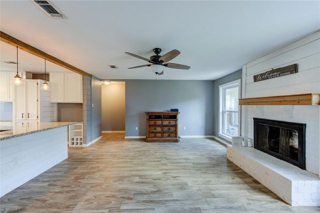 1226 Ave H, Danbury, TX 77534