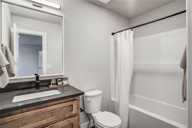 3641 Tracy Avenue, Kansas City, MO 64109