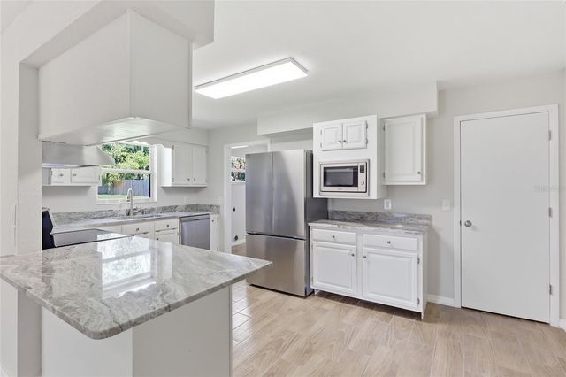 6028 YARBOROUGH LANE, Lakeland, FL 33812