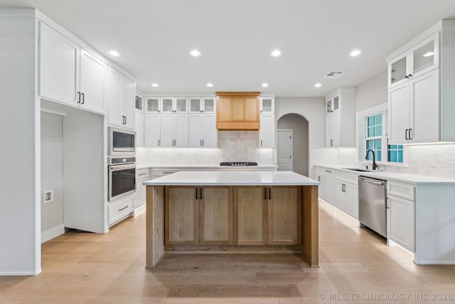 810 N Cedar Avenue, Broken Arrow, OK 74012