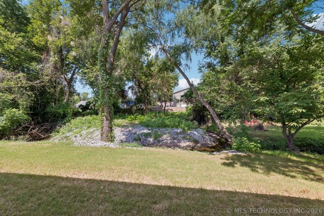 810 N Cedar Avenue, Broken Arrow, OK 74012