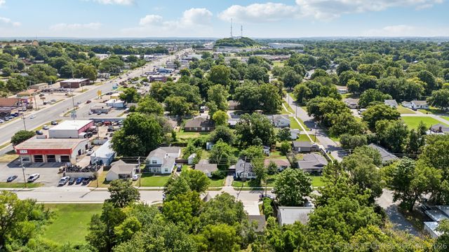 810 N Cedar Avenue, Broken Arrow, OK 74012