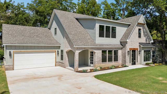 810 N Cedar Avenue, Broken Arrow, OK 74012