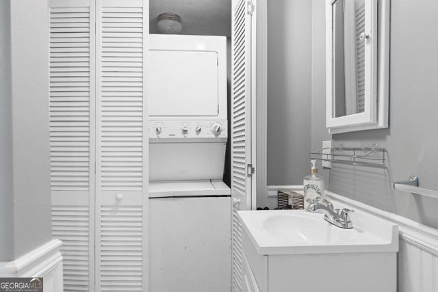 109 Horseshoe Beand Road, Eatonton, GA 31024