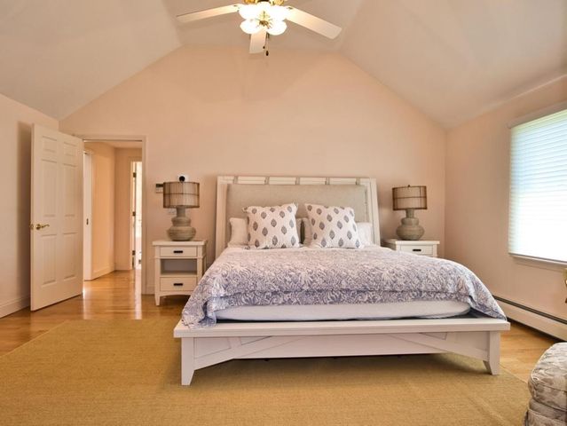 149 Nanaquaket Road, Tiverton, RI 02878