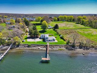 149 Nanaquaket Road, Tiverton, RI 02878