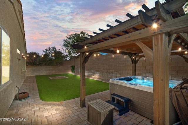 10572 E Carolina Willow Lane, Tucson, AZ 85747