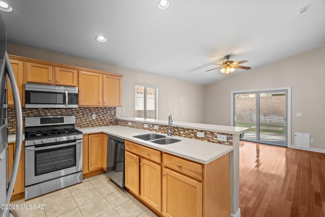 10572 E Carolina Willow Lane, Tucson, AZ 85747