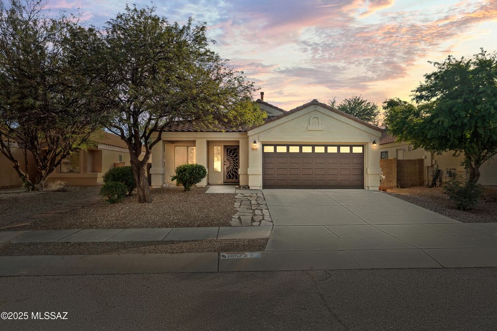 10572 E Carolina Willow Lane, Tucson, AZ 85747
