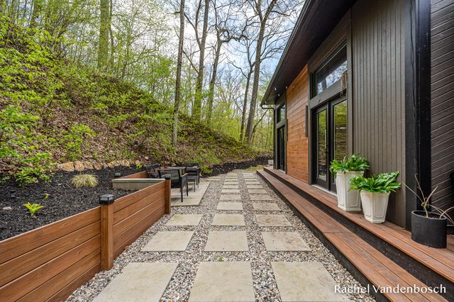 11520 Grand River Drive SE, Lowell, MI 49331