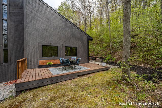 11520 Grand River Drive SE, Lowell, MI 49331