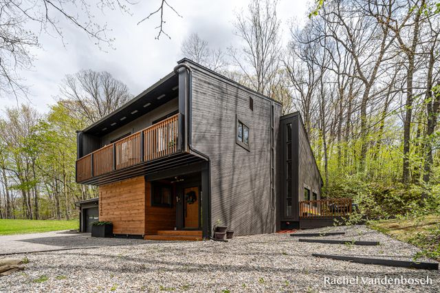 11520 Grand River Drive SE, Lowell, MI 49331