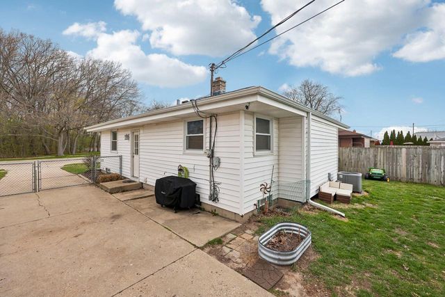 1431 24th STREET, Kenosha, WI 53140