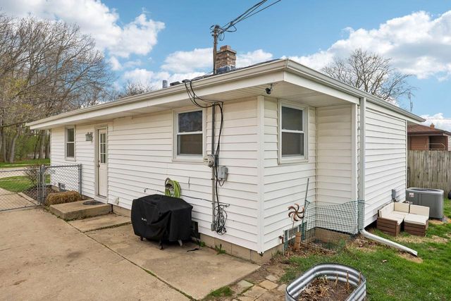 1431 24th STREET, Kenosha, WI 53140
